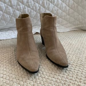 Zara Beige suede Ankle cut Booties. Size 39